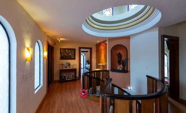 Casa de Lujo en Venta Bugambilias Coto azaleas zona sur