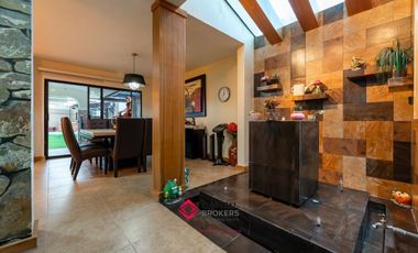 Casa de Lujo en Venta Bugambilias Coto azaleas zona sur