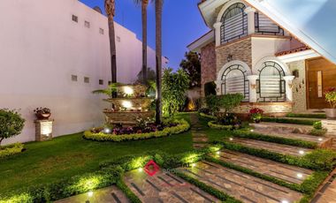 Casa de Lujo en Venta Bugambilias Coto azaleas zona sur
