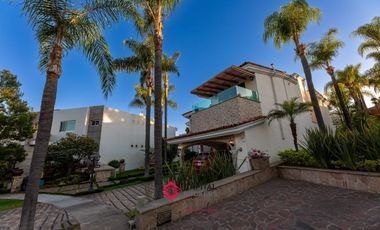Casa de Lujo en Venta Bugambilias Coto azaleas zona sur