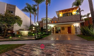Casa de Lujo en Venta Bugambilias Coto azaleas zona sur