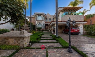 Casa de Lujo en Venta Bugambilias Coto azaleas zona sur
