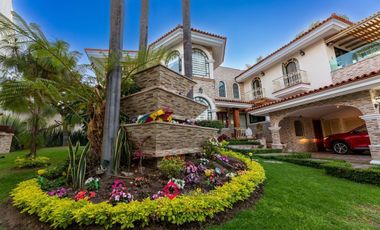 Casa de Lujo en Venta Bugambilias Coto azaleas zona sur