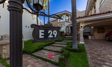 Casa de Lujo en Venta Bugambilias Coto azaleas zona sur
