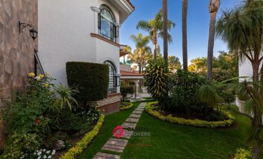 Casa de Lujo en Venta Bugambilias Coto azaleas zona sur