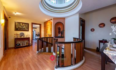 Casa de Lujo en Venta Bugambilias Coto azaleas zona sur