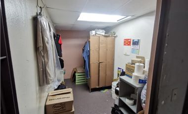 Se Alquila Local Comercial Vía España 260 Mts $8.000.oo