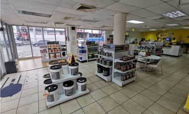 Se Alquila Local Comercial Vía España 260 Mts $8.000.oo