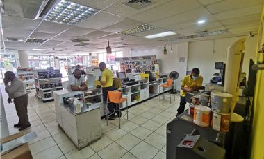 Se Alquila Local Comercial Vía España 260 Mts $8.000.oo