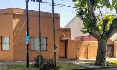 EXCELENTE CASA EN VENTA, 4 AMBIENTES, V. BALLESTER