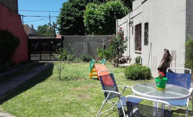 EXCELENTE CASA EN VENTA, 4 AMBIENTES, V. BALLESTER