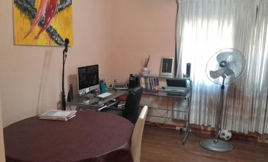 EXCELENTE CASA EN VENTA, 4 AMBIENTES, V. BALLESTER