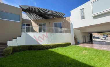Casa de 1 piso en Renta en Privada Lomas del Tec. $32,000