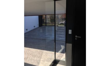 CHALET NUEVO - LAVALLE 3300