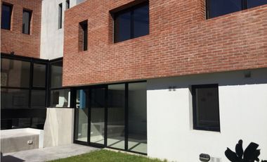 CHALET NUEVO - LAVALLE 3300