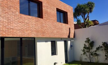 CHALET NUEVO - LAVALLE 3300