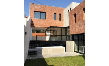 CHALET NUEVO - LAVALLE 3300