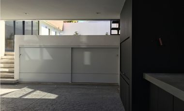 CHALET NUEVO - LAVALLE 3300