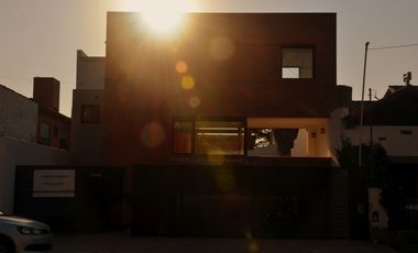 CHALET NUEVO - LAVALLE 3300