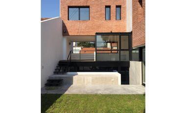 CHALET NUEVO - LAVALLE 3300