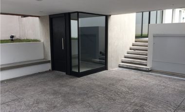 CHALET NUEVO - LAVALLE 3300