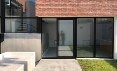 CHALET NUEVO - LAVALLE 3300