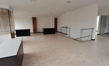 edificio en arriendo en vereda el tintal. Cod A7171201
