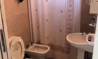VENTA O PERMUTA - CASA 2 HABITACIONES - ZONA ORO VERDE