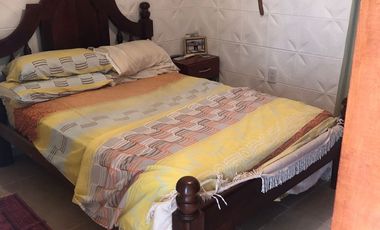 VENTA O PERMUTA - CASA 2 HABITACIONES - ZONA ORO VERDE