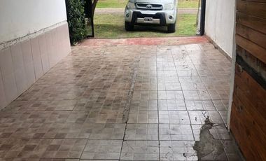 VENTA O PERMUTA - CASA 2 HABITACIONES - ZONA ORO VERDE