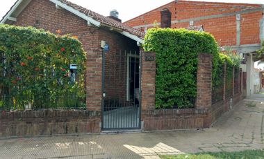 CASA EN LOTE PROPIO DE 3 AMBIENTES