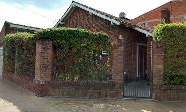 CASA EN LOTE PROPIO DE 3 AMBIENTES