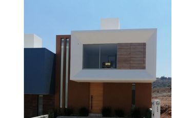Moderna Casa en venta en Cañadas del Bosque Tres Marías L45 $3,500,000