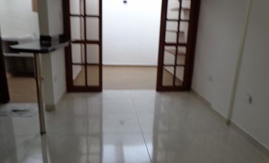 COD. 5874 - SE VENDE APARTAMENTO - BARRIO: LA FLORESTA
