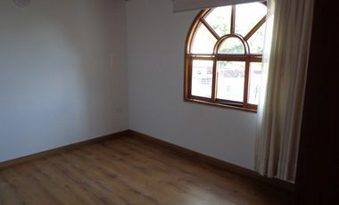 COD. 5874 - SE VENDE APARTAMENTO - BARRIO: LA FLORESTA