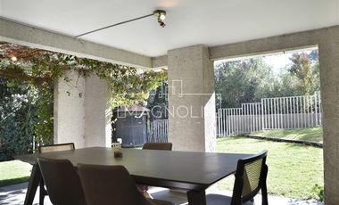 Casa en venta de 5 dorm. mas servicios La Reserva Chicureo