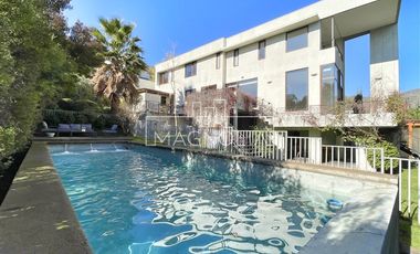 Casa en venta de 5 dorm. mas servicios La Reserva Chicureo