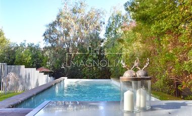 Casa en venta de 5 dorm. mas servicios La Reserva Chicureo