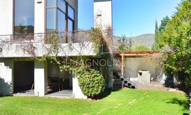 Casa en venta de 5 dorm. mas servicios La Reserva Chicureo