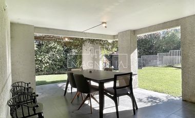 Casa en venta de 5 dorm. mas servicios La Reserva Chicureo