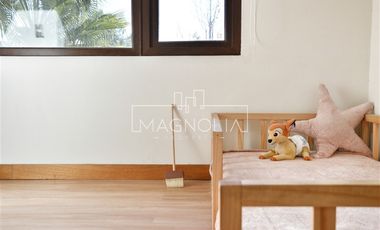 Casa en venta de 5 dorm. mas servicios La Reserva Chicureo