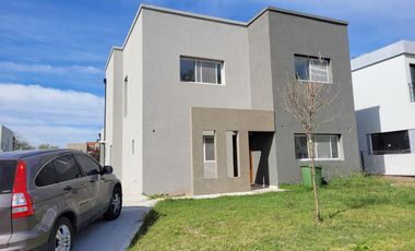 Casa en venta en Lagoon Pilar