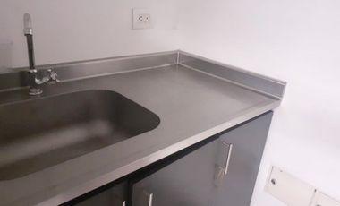 PR13315 Oficina AMOBLADA para renta sector Ciudad del Rio