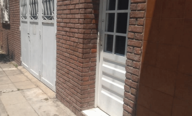 OPORTUNIDAD - Casa multifamiliar en Venta en Villa Lugano 6 ambientes 137 m2 + cochera, patio, terraza con parrilla - Ricardo Güiraldes 3000 casi esq 