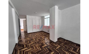 Dúplex De Lujo Con Piscina En Los Cipreses – Cercado De Lima