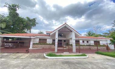 SE VENDE CASA EN ALBROOK