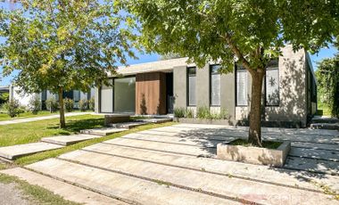 Casa en venta 3 dormitorios en suite en La Concepción Club de Campo UF 47