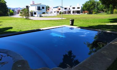 Casa Nueva de 3 recámaras, con alberca en condominio, Jiutepec, Mor.