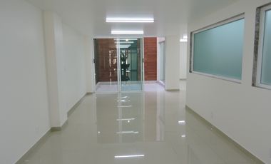 RENTA EDIFICIO COMERCIAL, POR PISO, EXCELENTE UBICACION, NUEVO, MODERNO