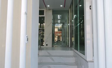 RENTA EDIFICIO COMERCIAL, POR PISO, EXCELENTE UBICACION, NUEVO, MODERNO